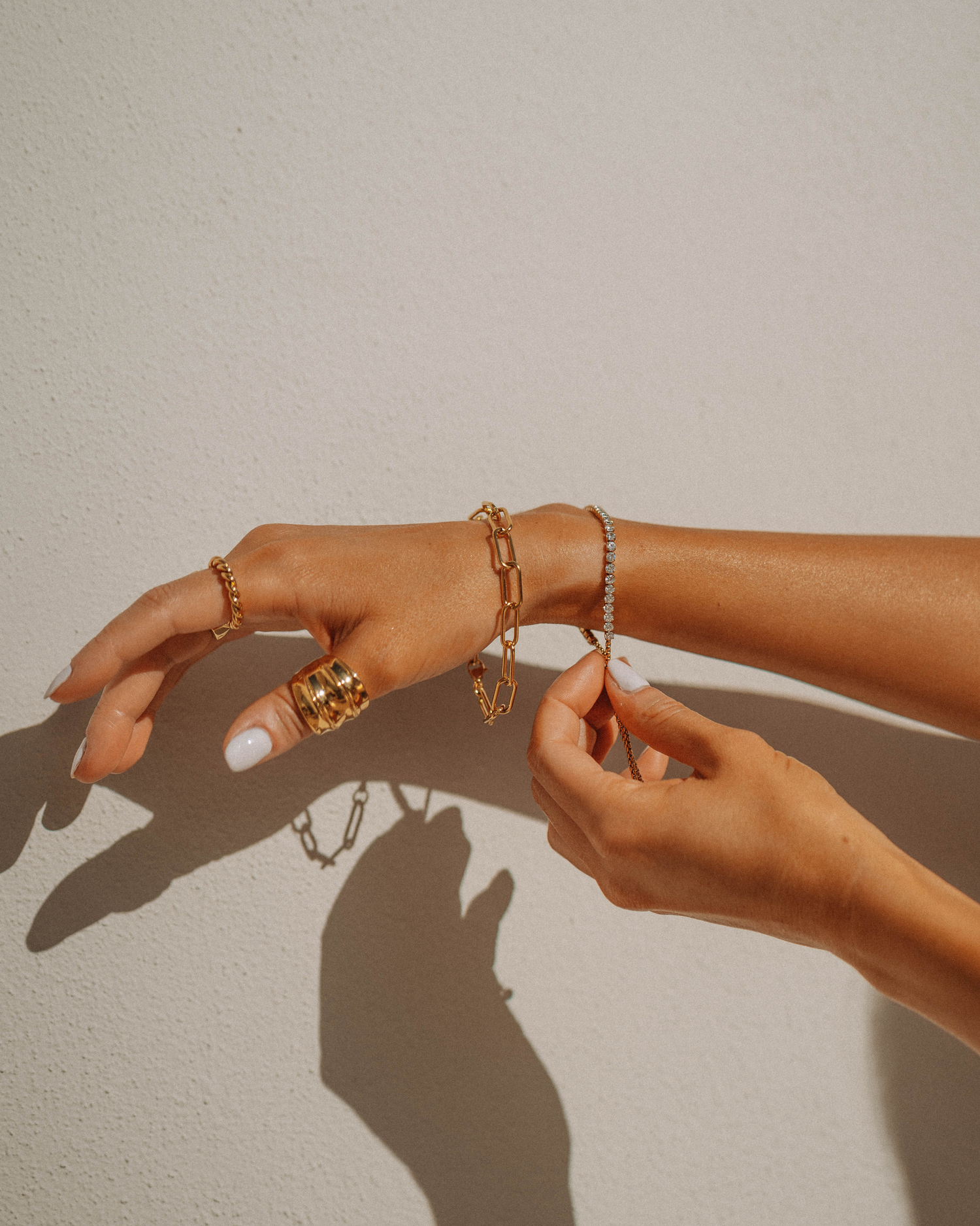 GØLDLIGHT By Golden Aura Group