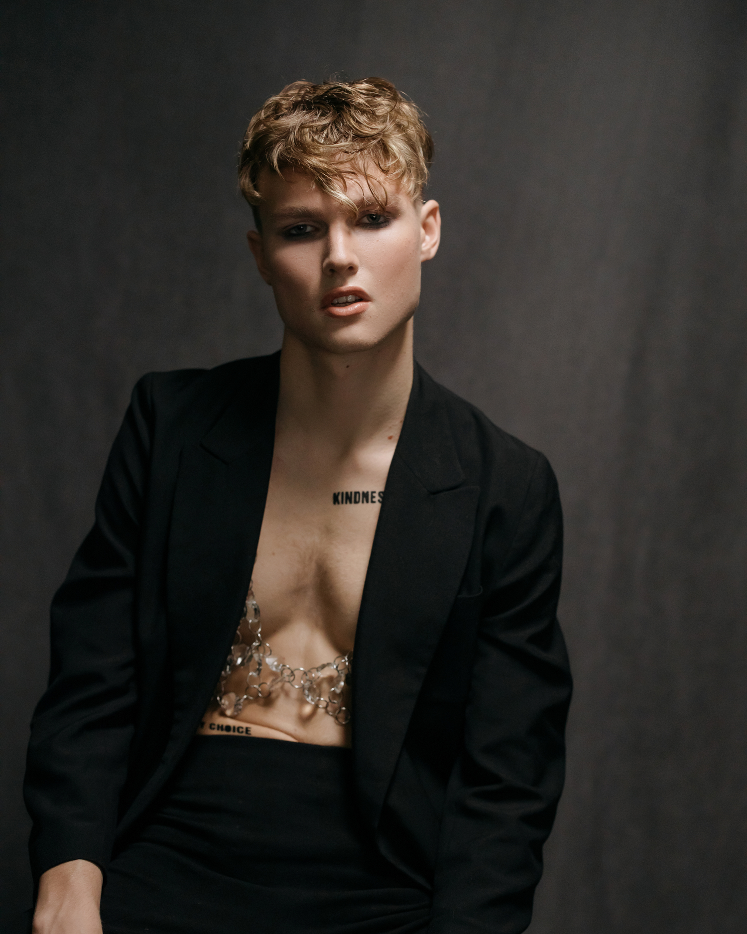 GØLDLIGHT By Golden Aura Group