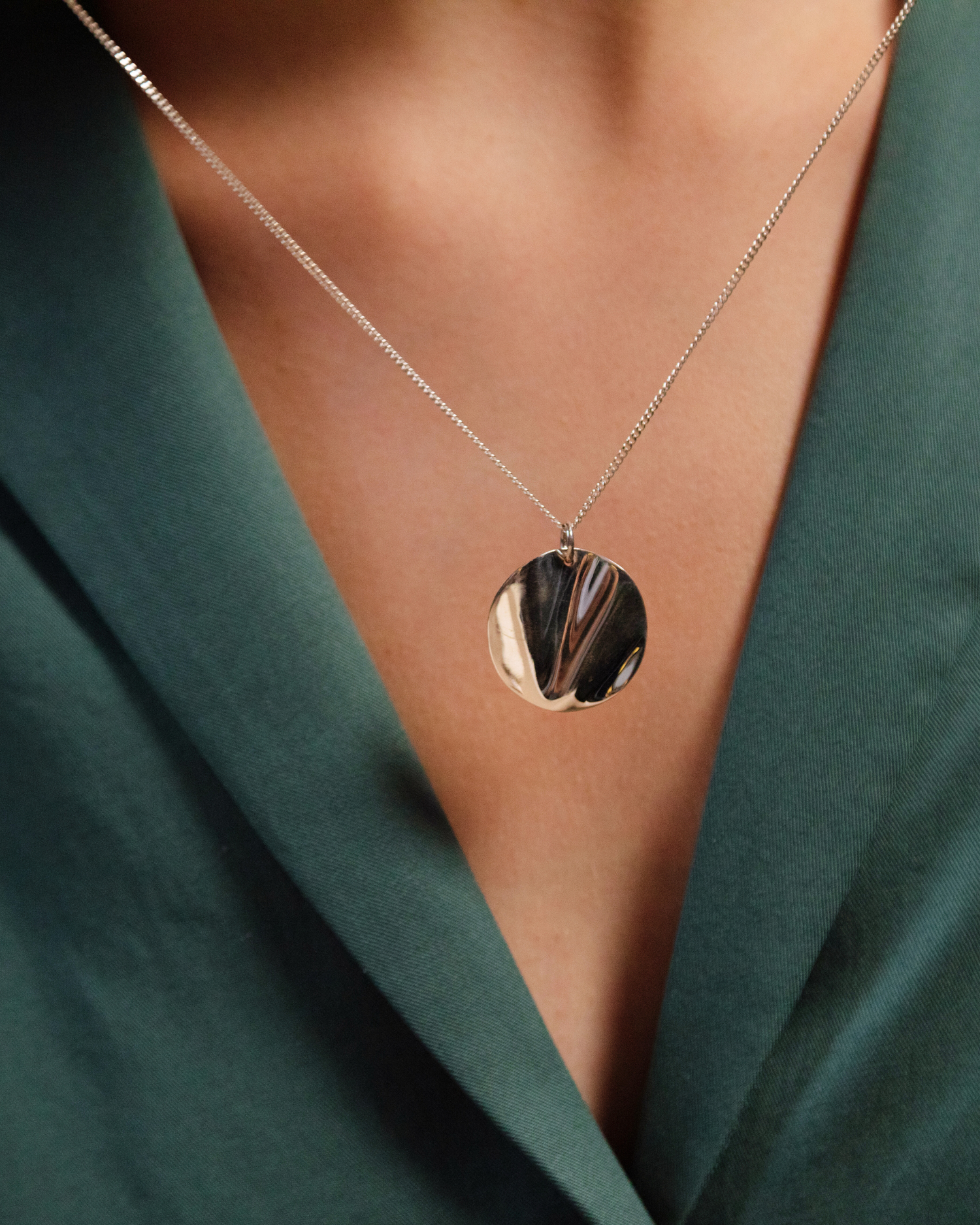 GØLDLIGHT By Golden Aura Group